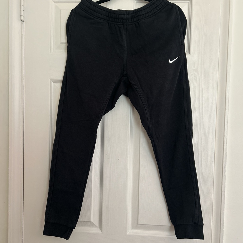 Black Nike sweatpants